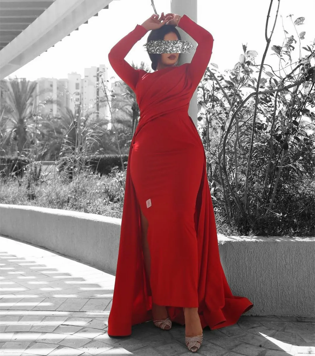 Елегантни дълги ръкави червени креп вечерни рокли с цепка русалка глезена дължина плисета официални парти рокли с къдри за жени Изображение 3