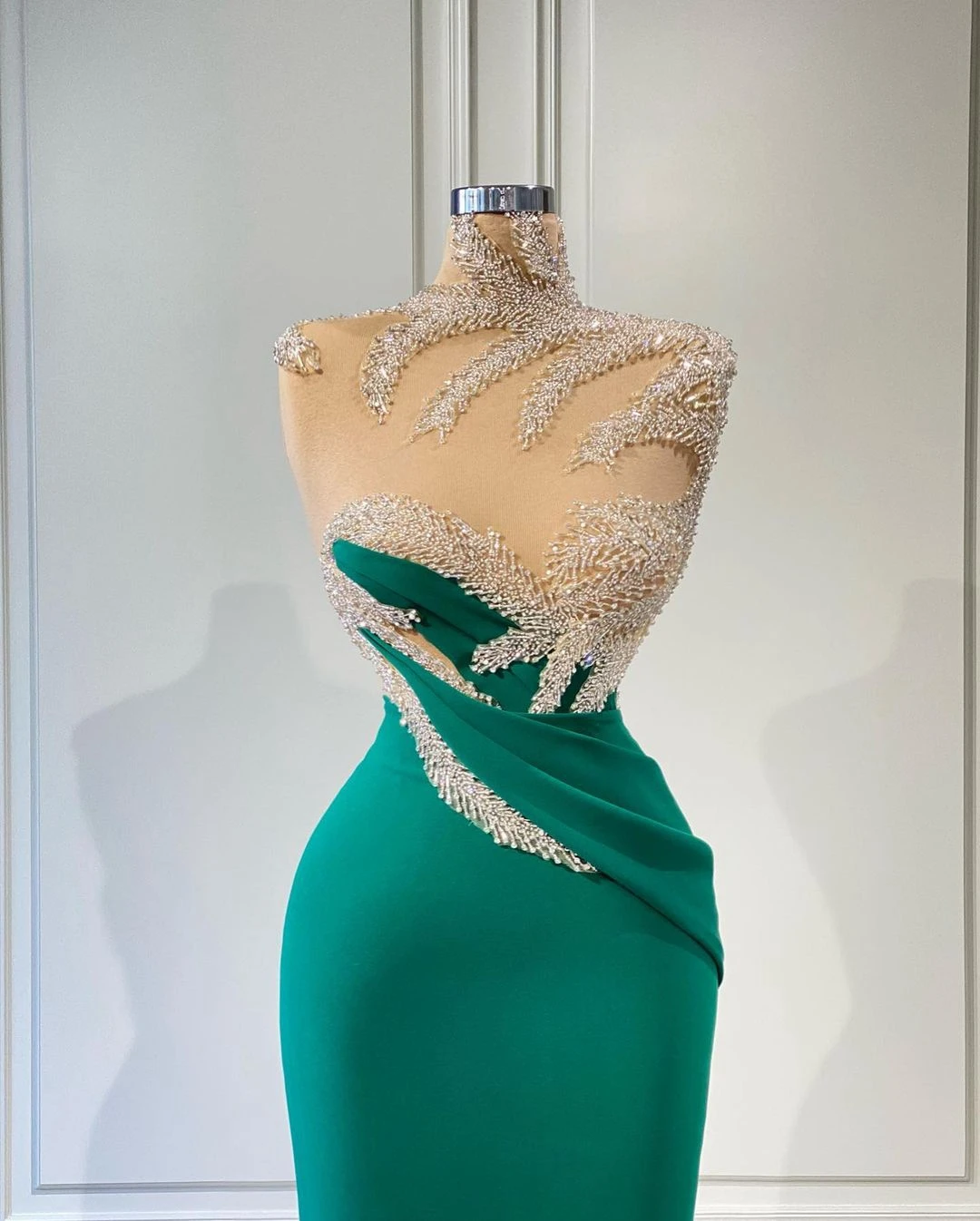 Елегантни зелени кристали Абитуриентски рокли Високо деколте Вижте през пода Дължина Дълъг вечерен халат Арабски Pageant рокля Изображение 2